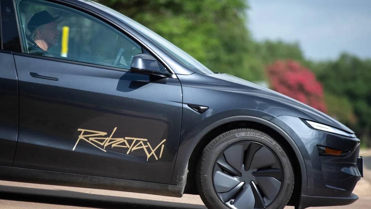 Robotaxi’s Secret Nuke Button Discovered By User Leaves The Internet In Stitches; Elon Musk Reacts