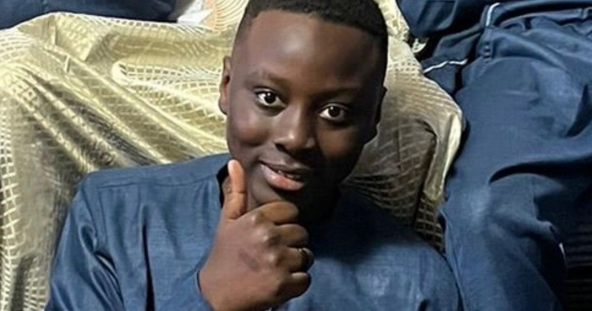 Family pay heartbreaking tribute after 'smiley' boy, 14, stabbed to death