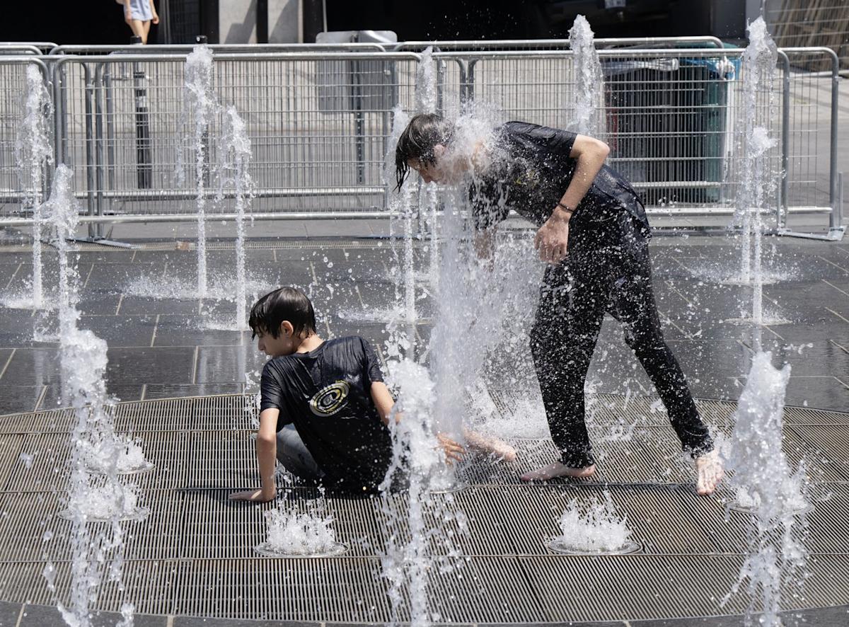 Environment Canada issues heat warnings for parts of Ontario as heat wave approaches