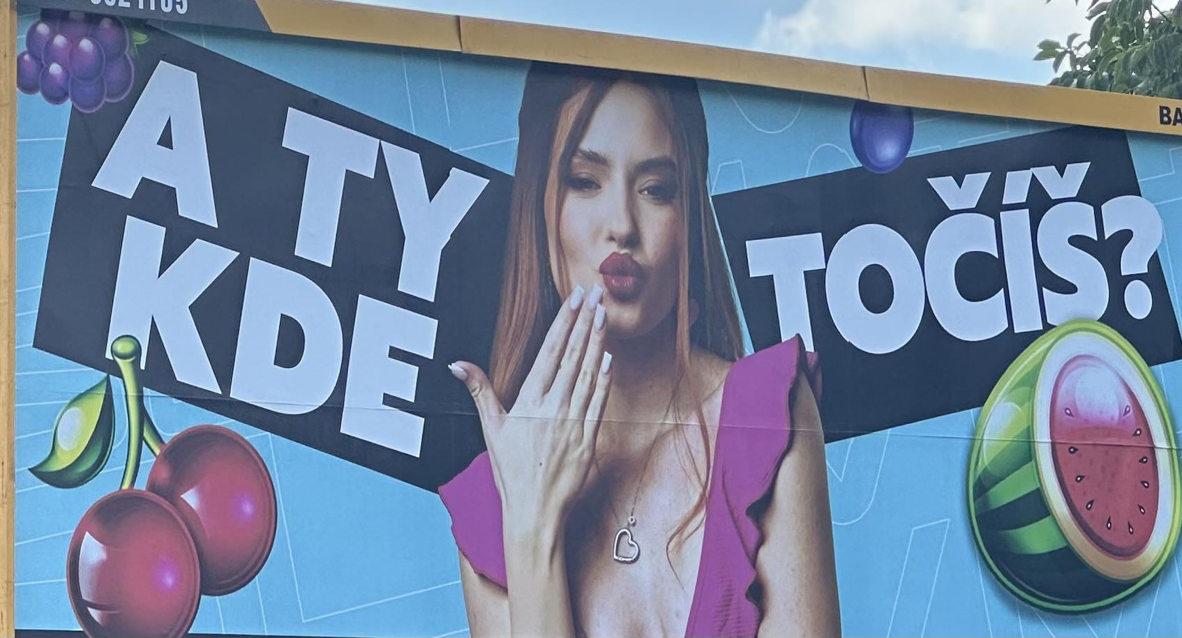 Pobavilo: billboard kasína odkazuje na “točenie ovocka”!