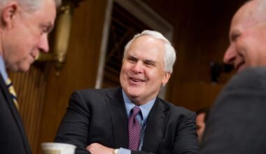 Fred Smith, Founder of FedEx, Dead at 80