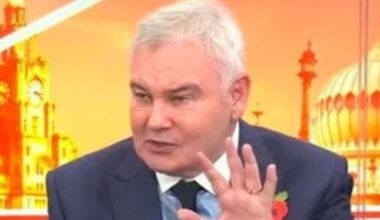 Eamonn Holmes at centre of tense 'GB News war' after being booed on stage | TV & Radio | Showbiz & TV
