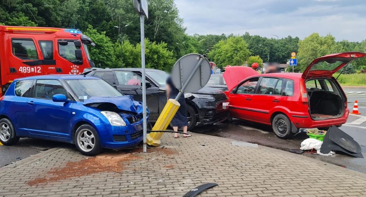 Niebezpieczne zlekceważenie znaku STOP. Trzy kobiety zderzyły się na skrzyżowaniu - Aktualności