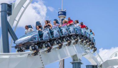 No More Long Lines? AI and Other New Tech Transforms Amusement Parks.