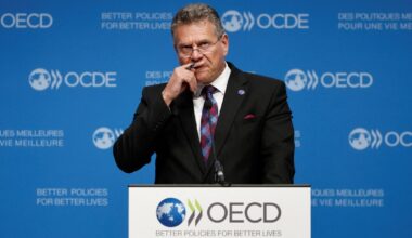 EU warns US tariff hike on steel, aluminum threatens trade talks