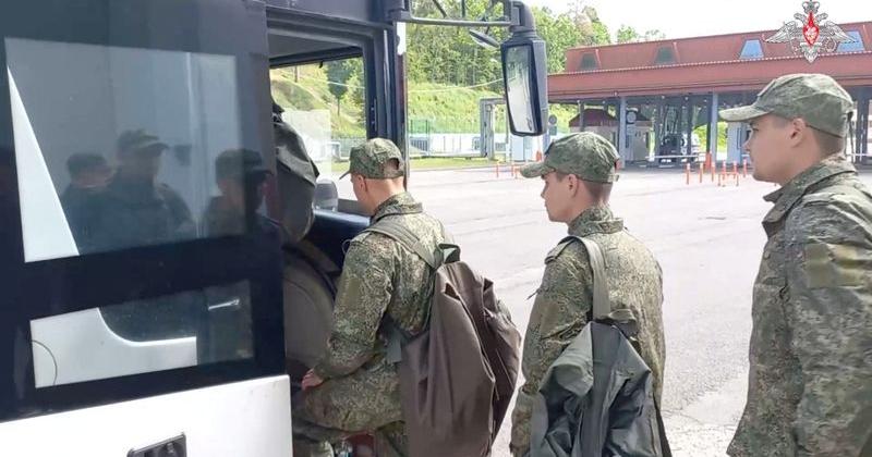 Russian younger POWs board bus in Belarus after release from Ukraine | U.S. & World
