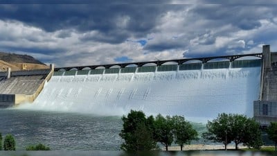 Ancient Groundwater Records Reveal Regional Vulnerabilities to Climate Change
