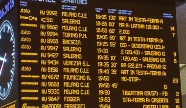 Treni, caos a Roma Termini: disagi per Alta velocità, Intercity e Regionali. Sulla Roma-Napoli ritardi fino a 4 ore