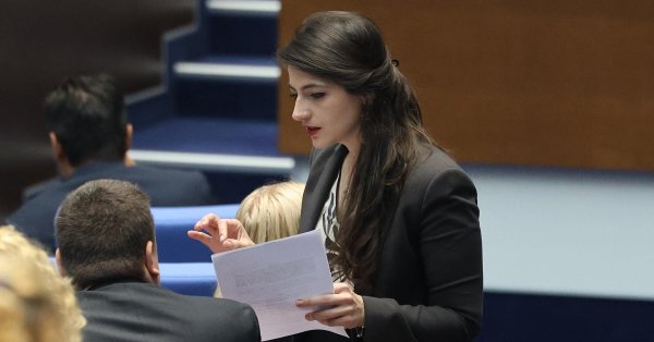 Лена: Влизането на България в еврозоната не бива да бъде поставено под никакъв риск!