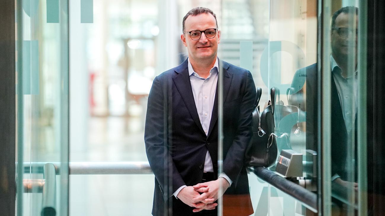 Coronapandemie: Jens Spahn soll bei Maskenbeschaffung Fachberater ignoriert haben