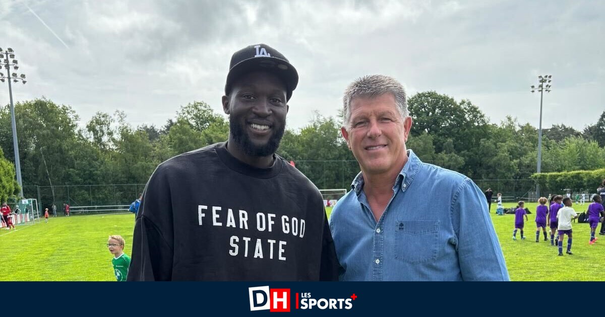 Mais que faisait Romelu Lukaku à l'académie du Standard dimanche ? "Il a dit qu'on pouvait mettre une table pour qu'il fasse des dédicaces"