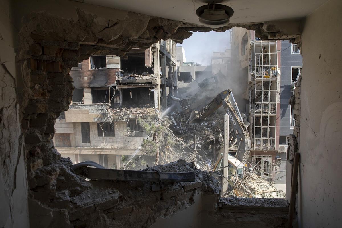 Wall Street’s Momentum Machine Faces a Middle East Stress Test