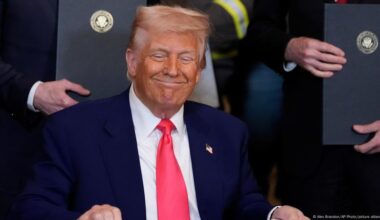 US court allows Trump to retain control of National Guard – DW – 06/20/2025