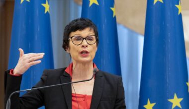 EU enlargement commissioner says launching clusters with Ukraine and Moldova is ''absolutely necessary''