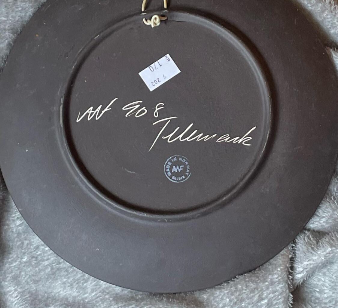 Can anyone tell what this says?