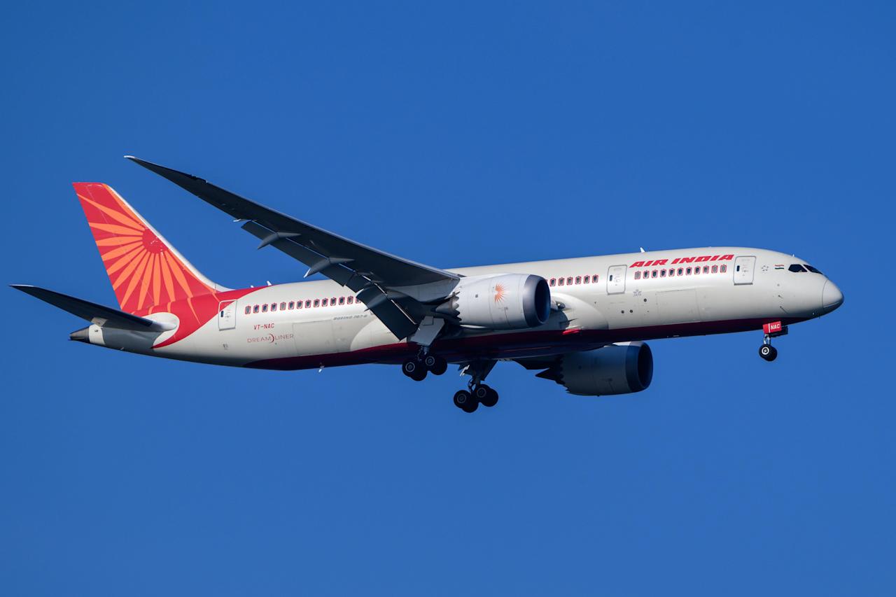 Air India Airlines Boeing 787 Dreamliner arriving