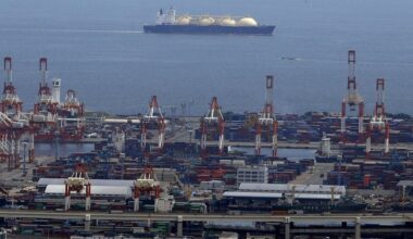 Japan negotiating with US on long-term LNG supplies