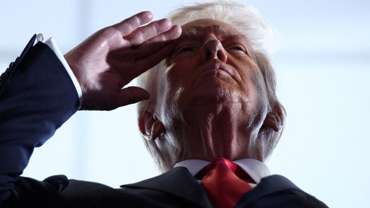 Trump is front and center for Army's big birthday parade