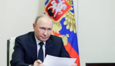 Pope Leo urges Putin to favor peace, dialogue in Ukraine