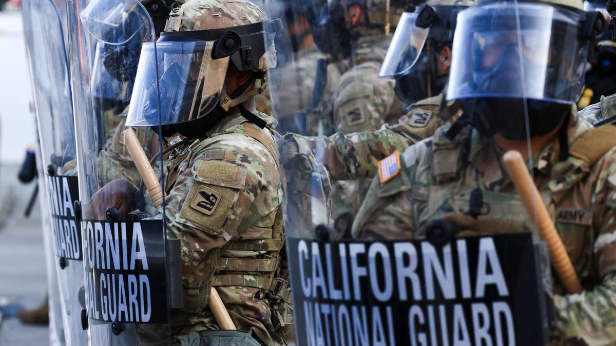 Trump maintains control of National Guard
