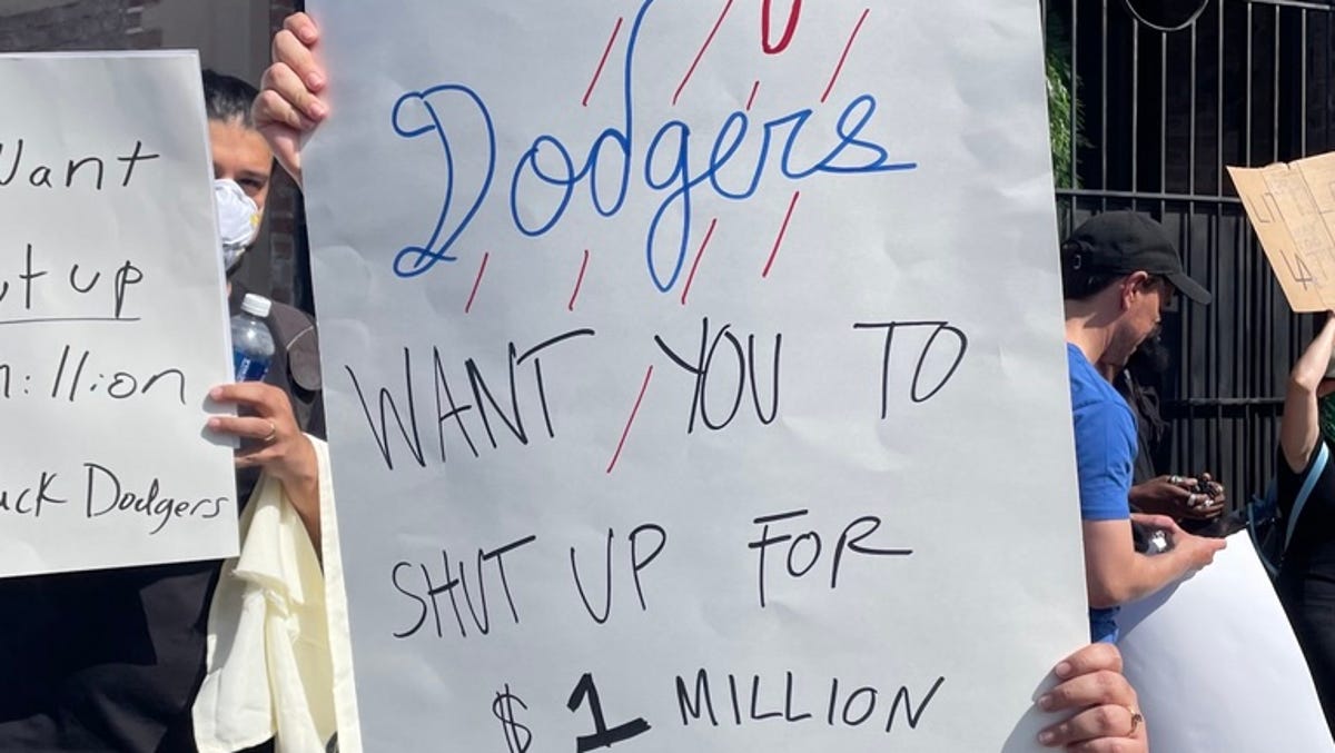 ICE protests in LA resume after Dodgers pledge $1 million