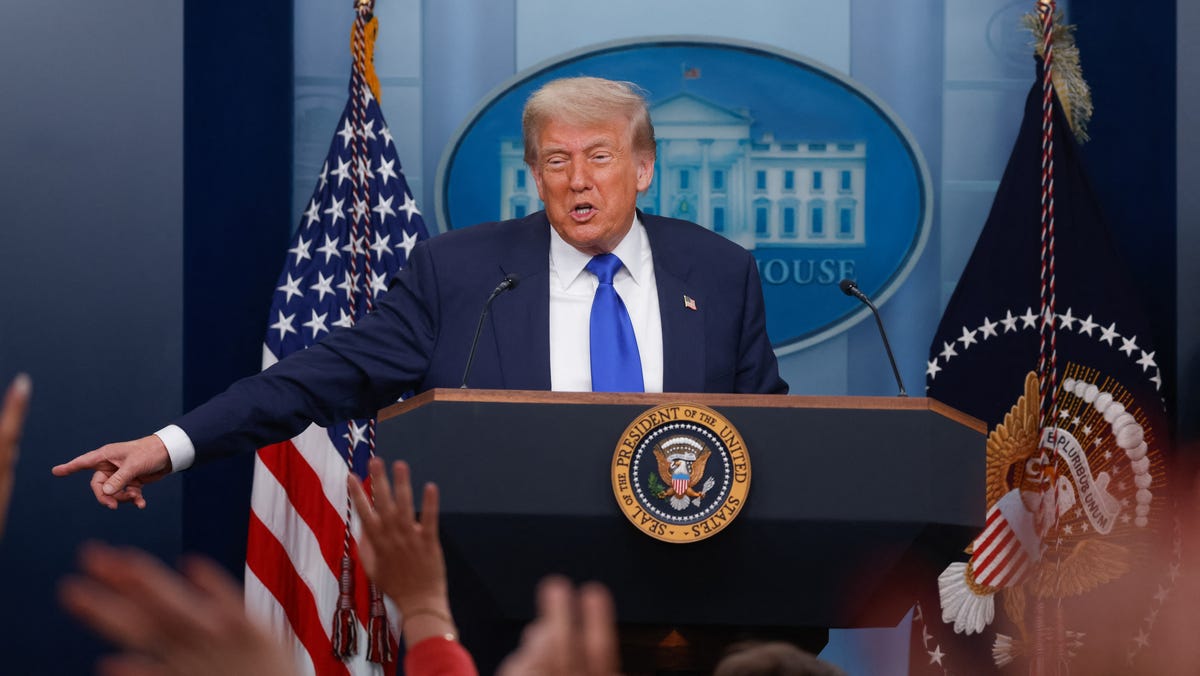 Trump approval rating sinks as polls show Americans' empathy