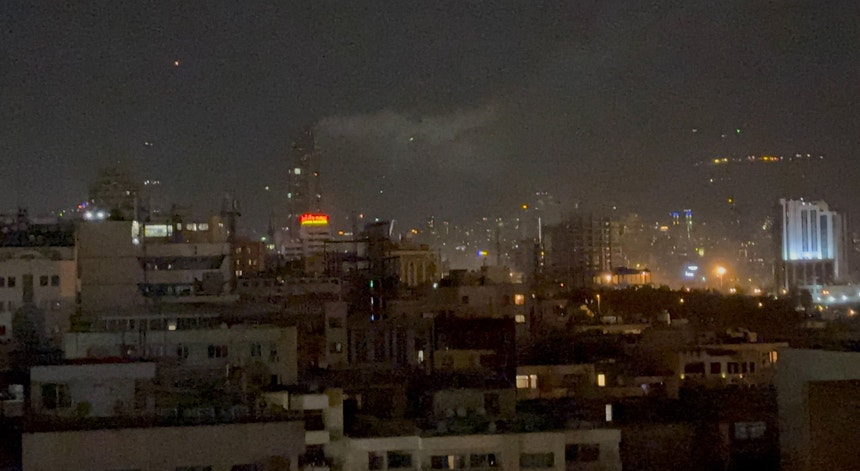 Israel ataca Irão com explosões a abalarem a capital Teerão