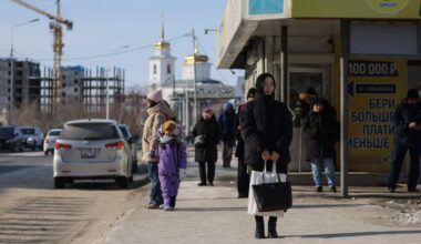 Russia on brink of recession, says economy minister: Maxim Reshetnikov says persistent inflation and central bank’s hawkish policy contribute to slowdown