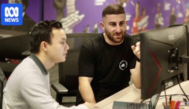 AI threatens entry-level jobs as university grads struggle to get hired