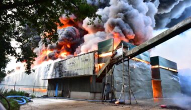50.000 kippen dood bij grote brand in Limburgse pluimveestal