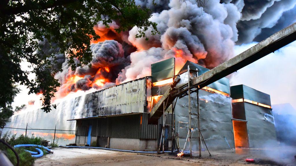 50.000 kippen dood bij grote brand in Limburgse pluimveestal