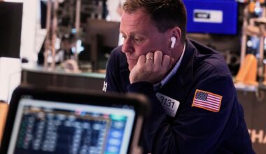 Why some Wall Street experts suggest investors take a summer break