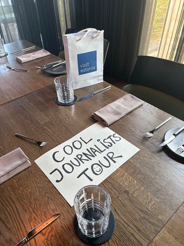 Cool journalists tour