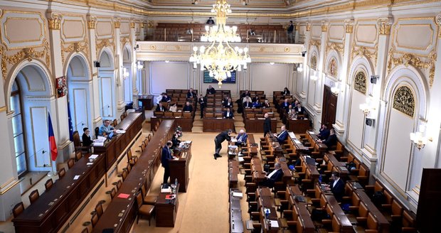 Volební průzkum: ANO vede před Spolu, ve Sněmovně i SPD, Motoristé se propadli pod 3 procenta