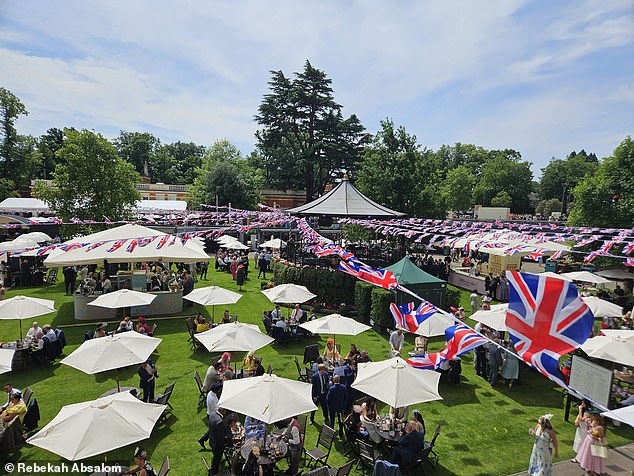 Concession stalls in the Queen Anne Enclosure offered everything from mac 'n' cheese and fish and chips to sweet and savoury crêpes. There were also some more upmarket restaurants, specialising in British cuisine, gourmet burgers and afternoon tea