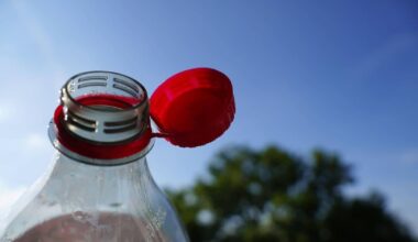 Fester Deckel an Plastikflaschen: Großteil der Deutschen findet ihn unhandlich