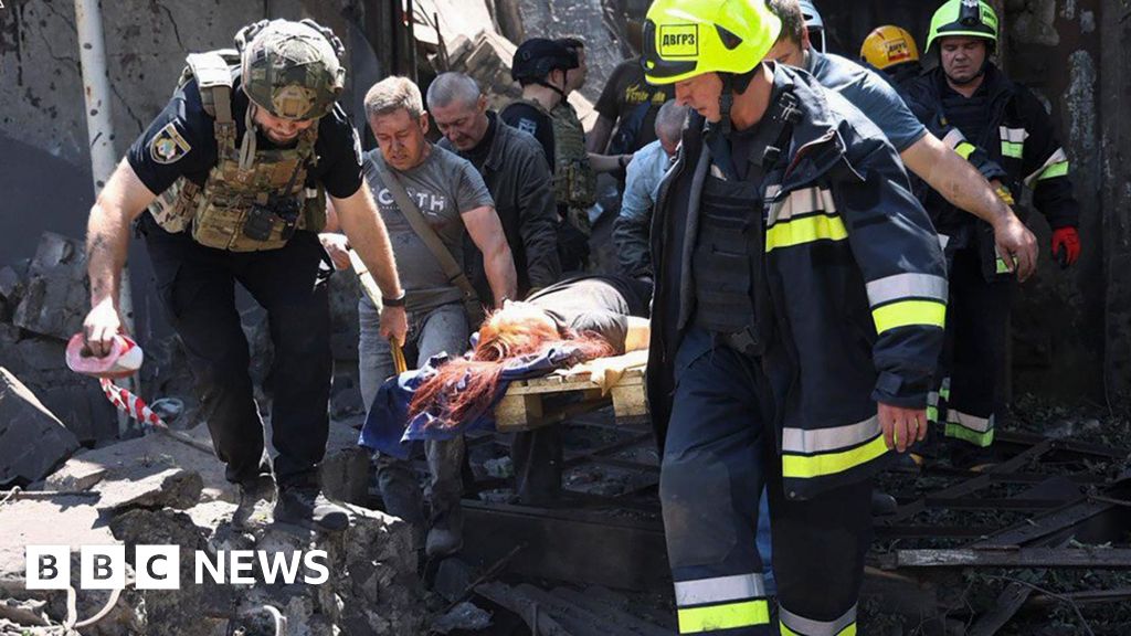 17 killed in Russian missile strikes on Dnipropetrovsk region