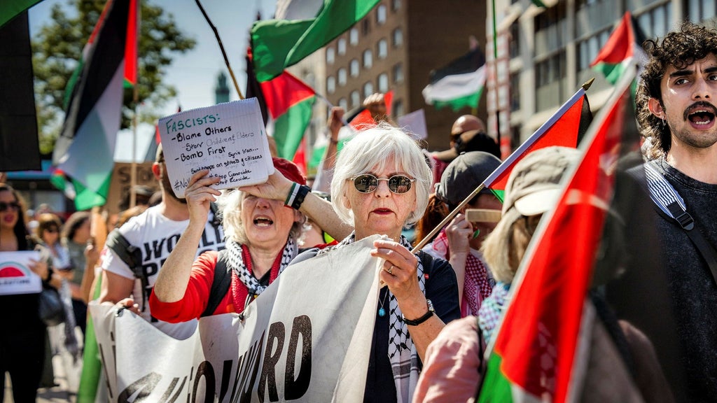 Tusentals demonstrerar för Gaza - DN.se
