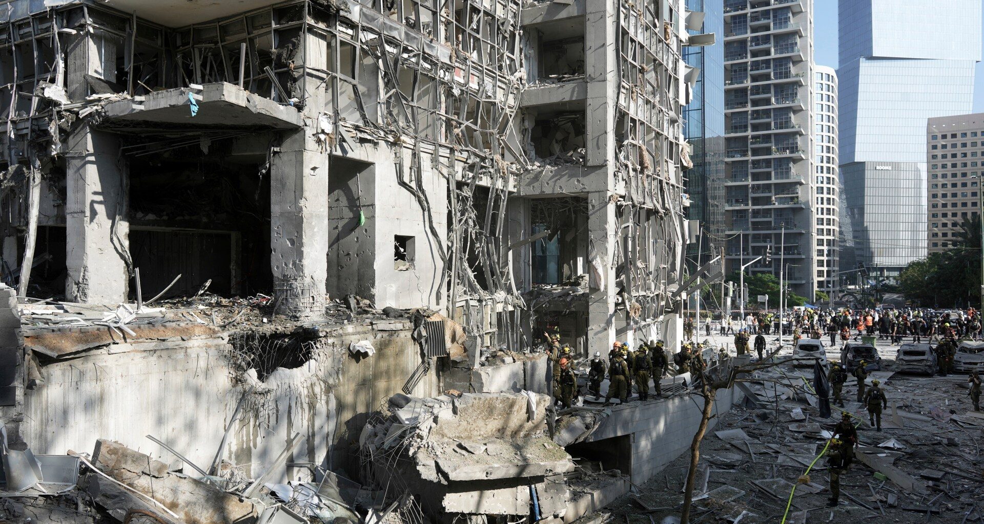 Iran launches missile attacks as Israel strikes nuclear sites | Israel-Iran conflict News