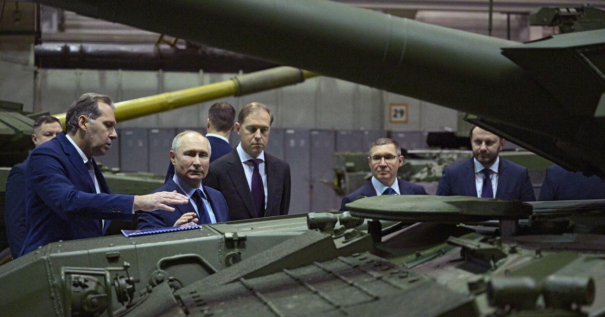 Putin ‘preparing for NATO war’ as Russian aircraft and ship production soars