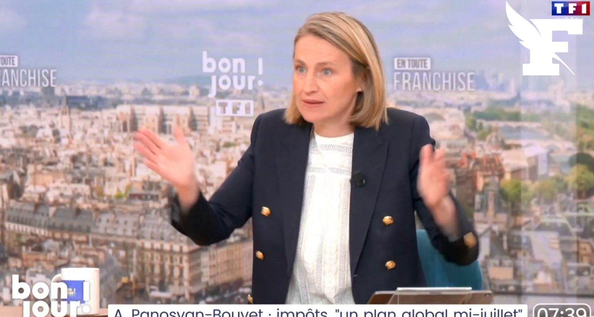 La protection sociale serait une «anomalie française» qui «nuirait au recrutement», selon la ministre chargée du Travail