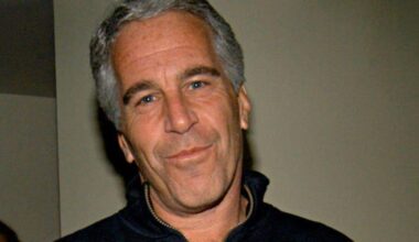 Journalist: Epstein Showed Me ‘Disturbing’ Photos of Trump With Topless Young Girls — FBI May Have Them