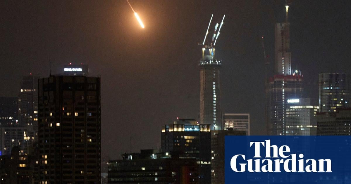 Iran threatens to target American, British and French military bases