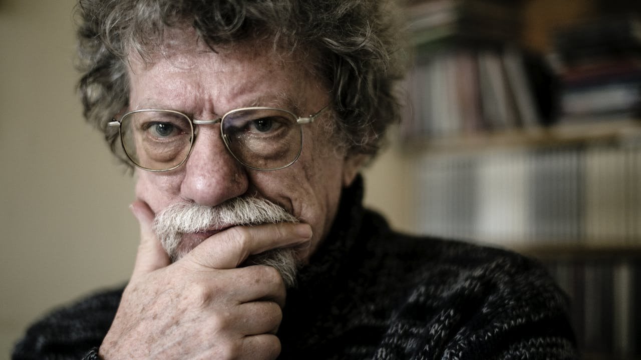 Mærkeligt som at TV2, DR og Politiken lige glemmer at nævne, at Christian Braad Thomsen var notorisk kendt for at forsvare pædofili og incest...