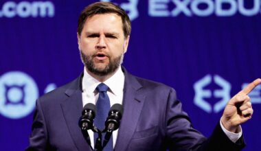At Bitcoin 2025, Crypto Purists and the MAGA Faithful Collide