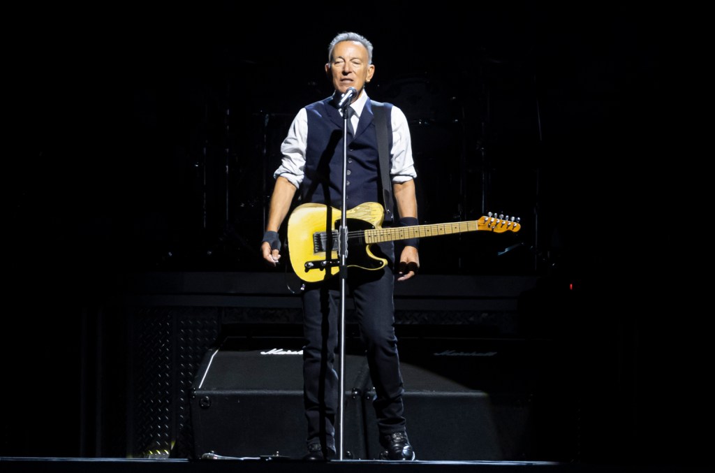 Bruce Springsteen Calls President Trump a 'Moron' & 'American Tragedy'