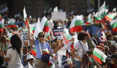 Thousands protest Bulgaria's euro adoption, call for referendum