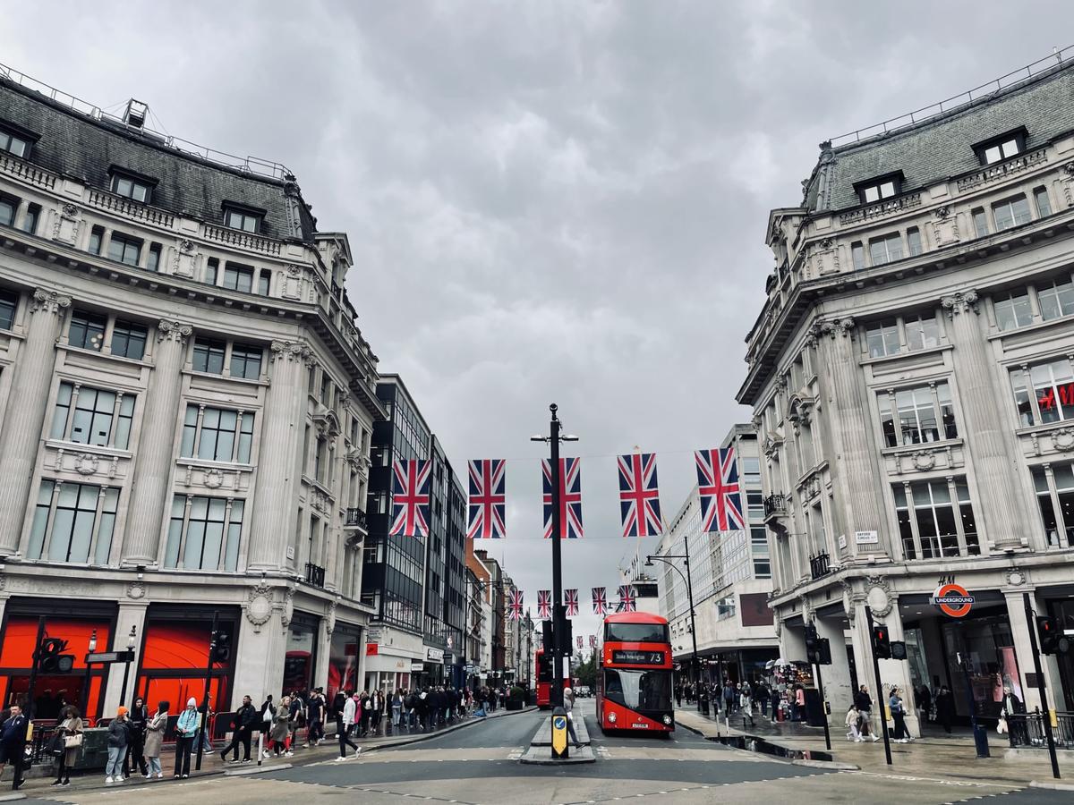 Oxford St Pedestrianisation  is GO!
