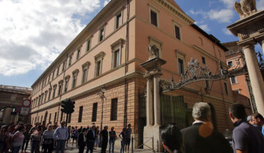 La façade, du côté de Italie, de la caserne de la garde suisse sera conservée