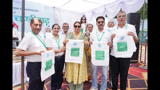 Chandigarh mayor Harpreet Kaur Babla launched a ‘Cloth Bag ATM’, offering eco-friendly cloth bags at a nominal cost of <span class=
